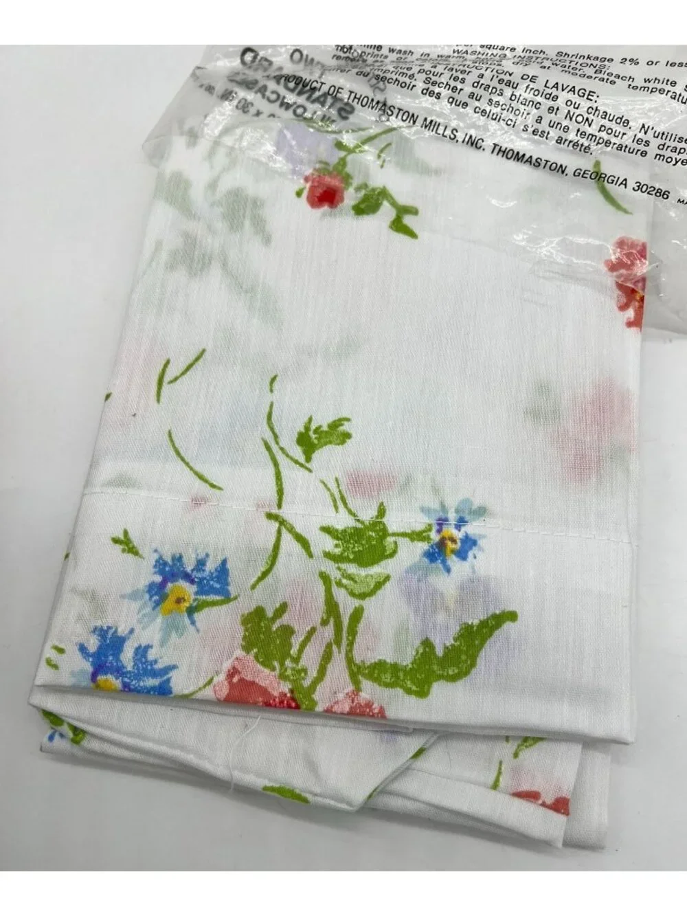 NEW Thomaston Mills No Iron Two Standard Floral Pillowcases White Floral Classic